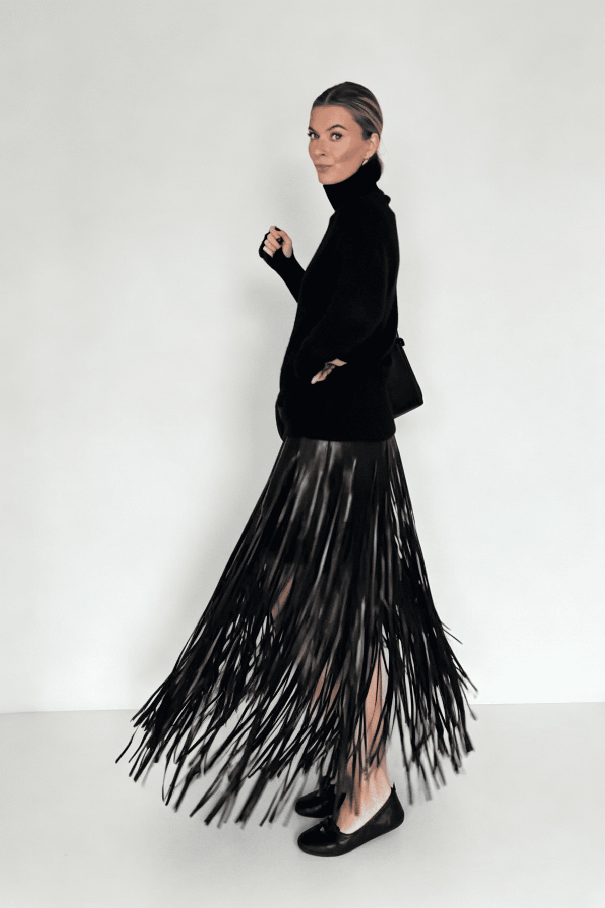 Yaiza | Falda midi negra con flecos