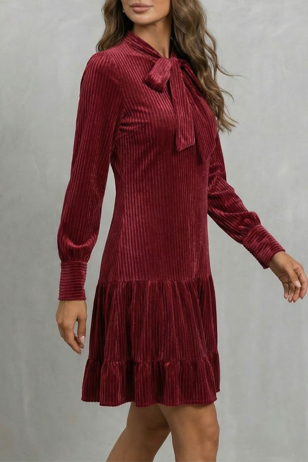 Valeriane – Detalles de cinta – Mini vestido de terciopelo suave