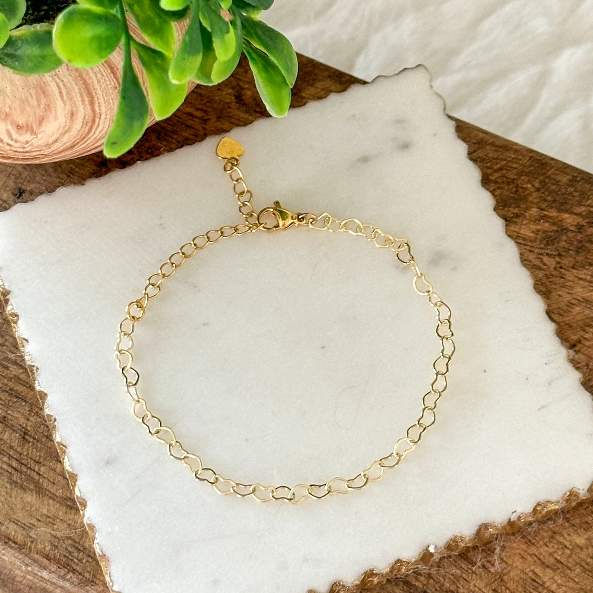Pulsera Mea con Eslabones de Corazón