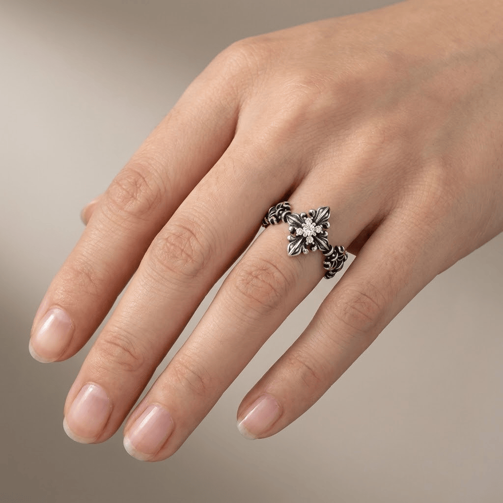 Anillo Cruz Retro de Circonitas (Ajustable)