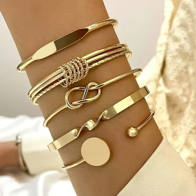 Conjunto de pulseras elegantes con nudos
