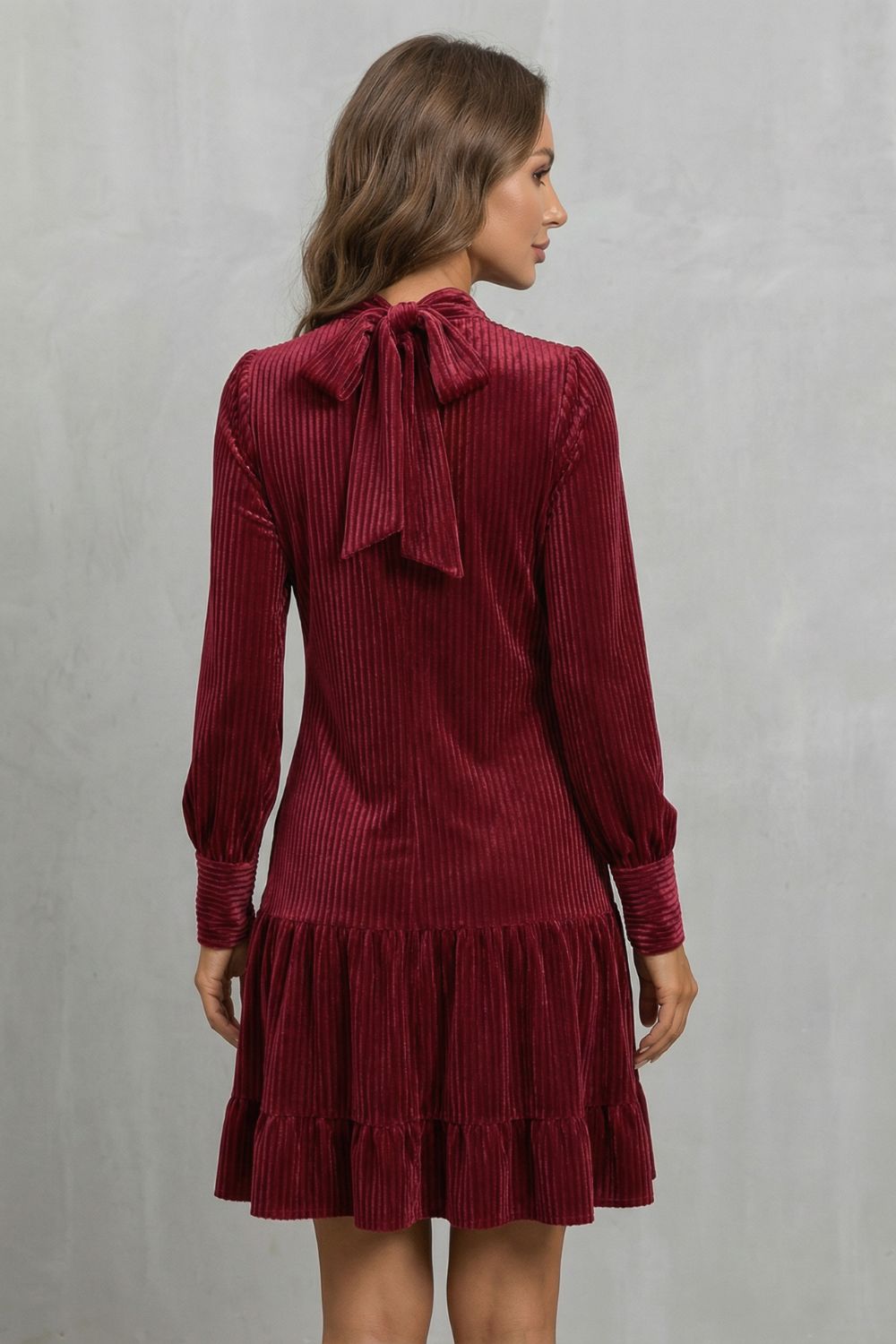 Valeriane – Detalles de cinta – Mini vestido de terciopelo suave