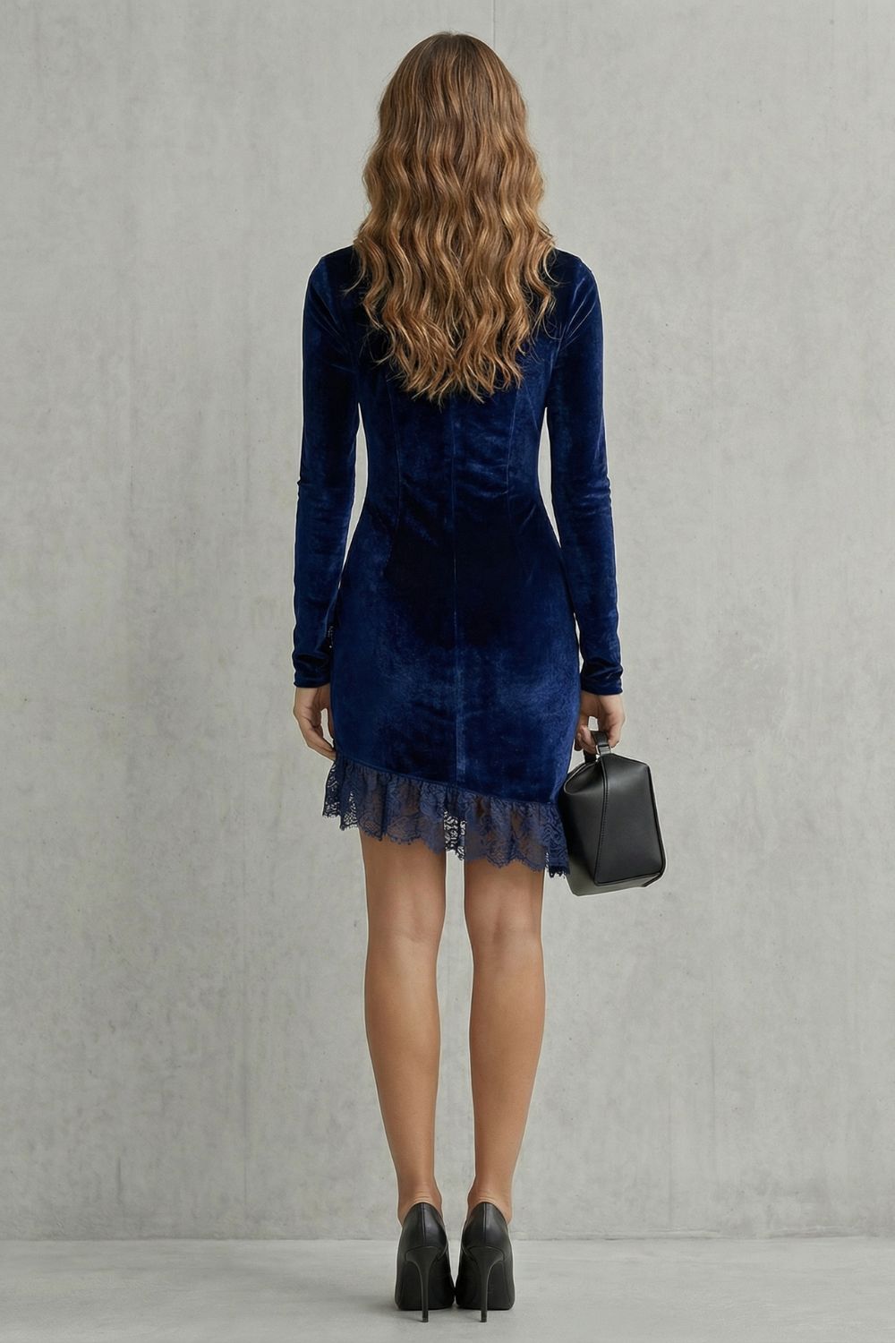 Marzéra – Acabado fruncido de encaje – Vestido floral ajustado de terciopelo