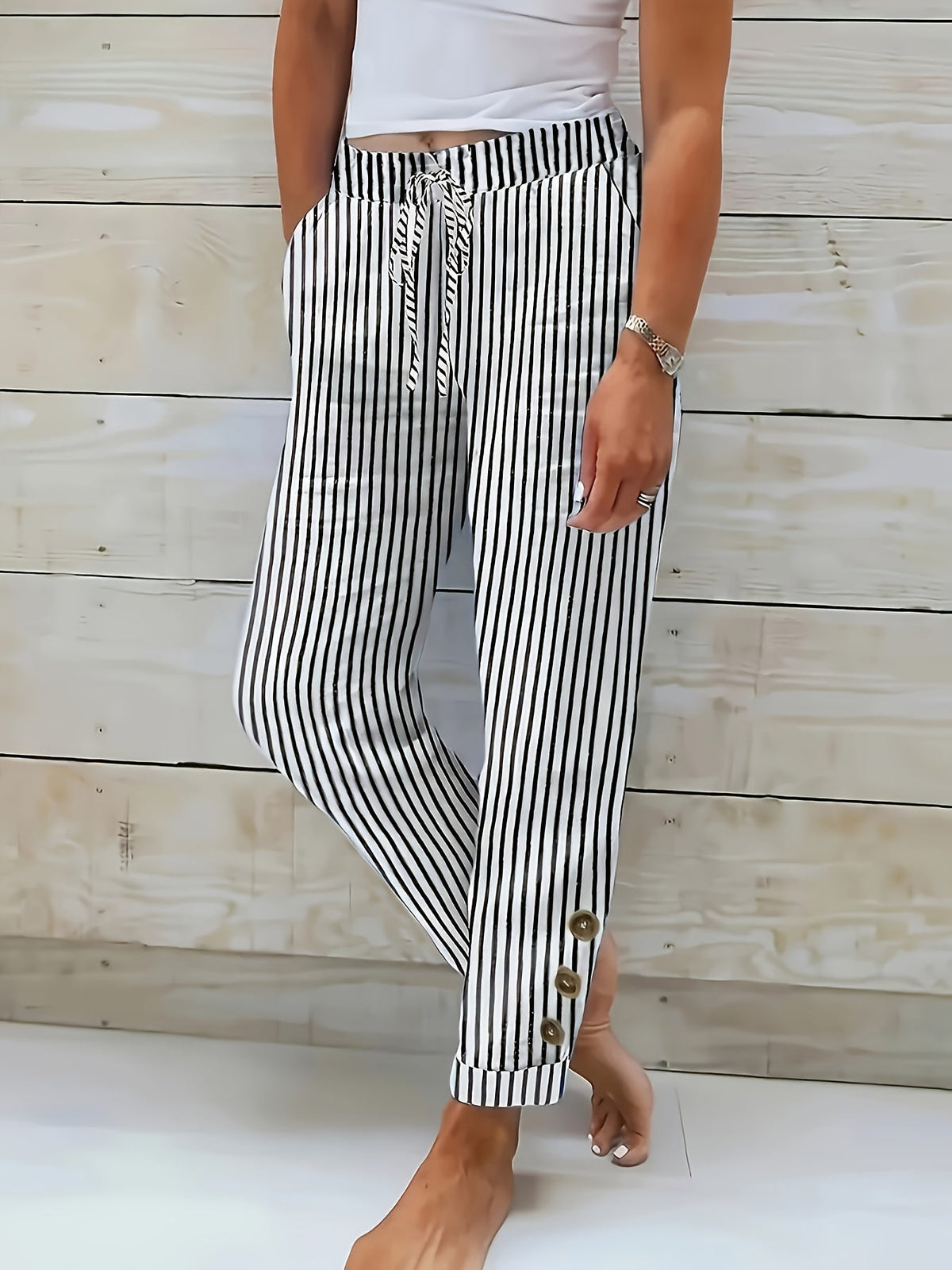 Raquel – Rayas elegantes para un estilo cómodo y moderno