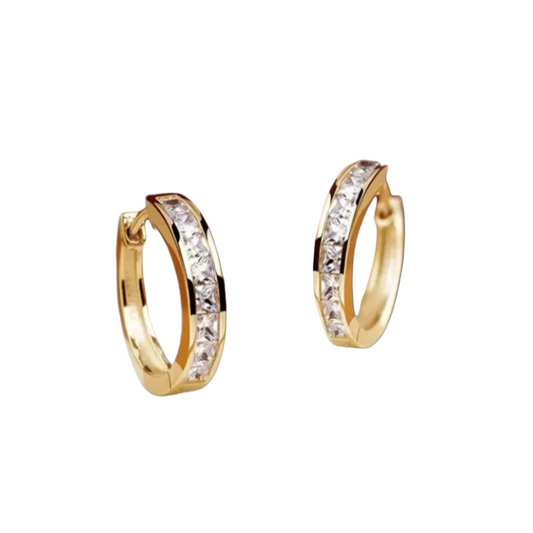 Elegantes pendientes de oro y cristal