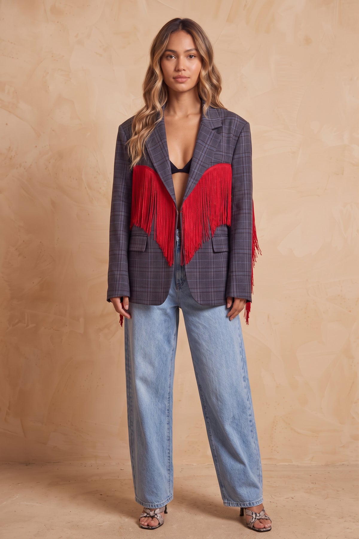 Ángela | Blazer de cuadros con alas de flecos