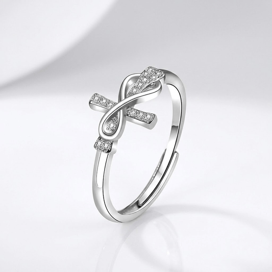 Anillo de Plata Cruz y Lazo (Ajustable)