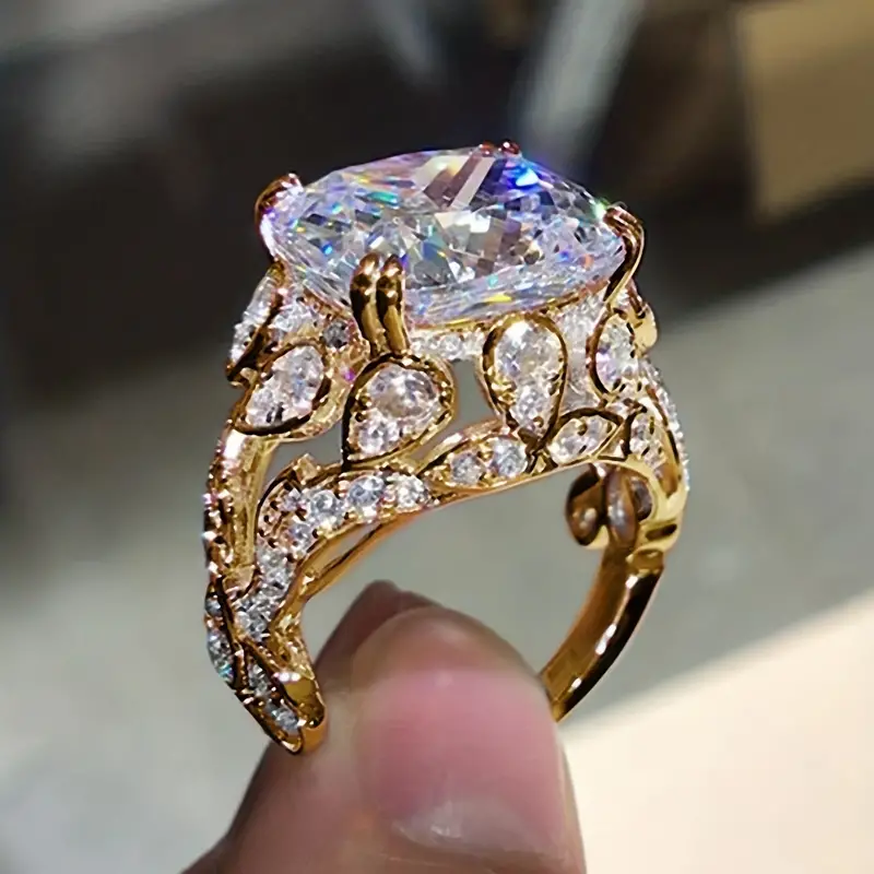 Anillo Dorado con Vidrio Vintage